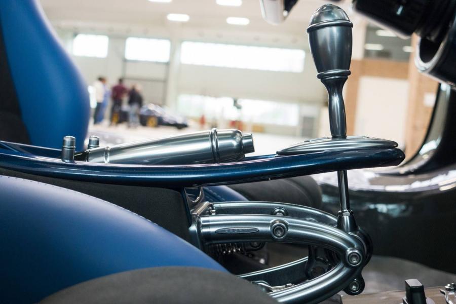 Детали интерьера Pagani Huayra Dinastia Limited Edition 2014 года  (фото 26 из 40)